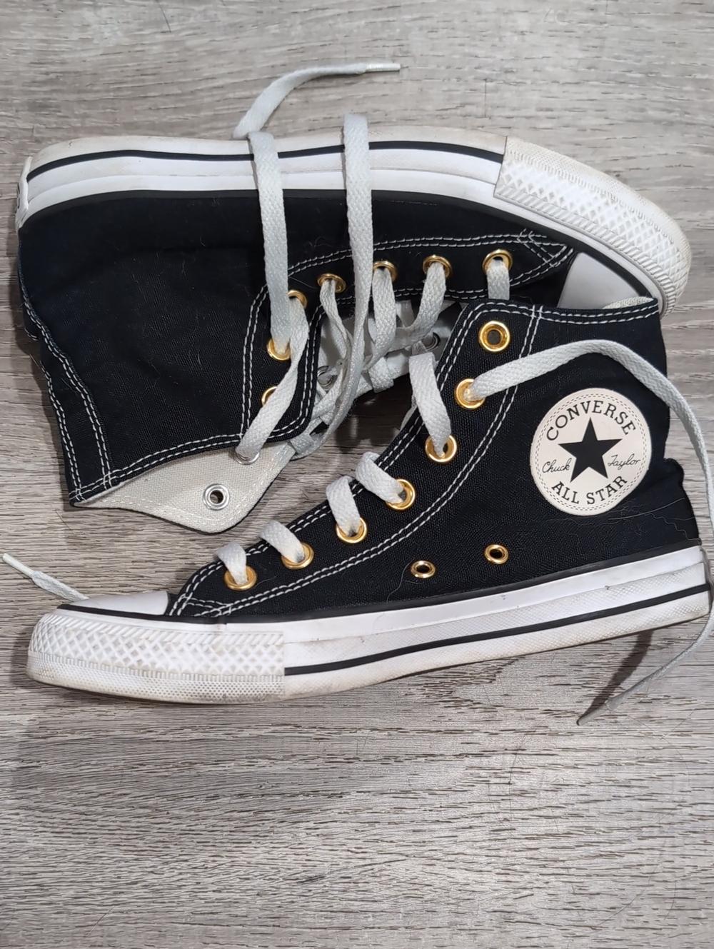 Shoes - Picture 1 of 3